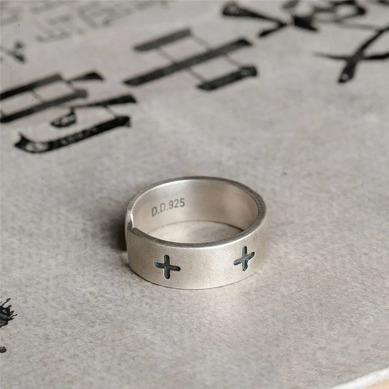 CHRISTWRLD™ Silver-Crossed Ring