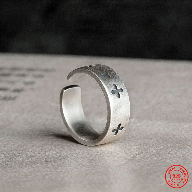 CHRISTWRLD™ Silver-Crossed Ring
